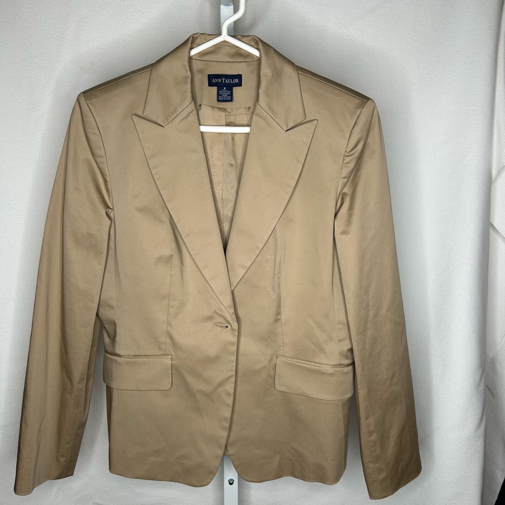 Ann Taylor Classic Beige Blazer